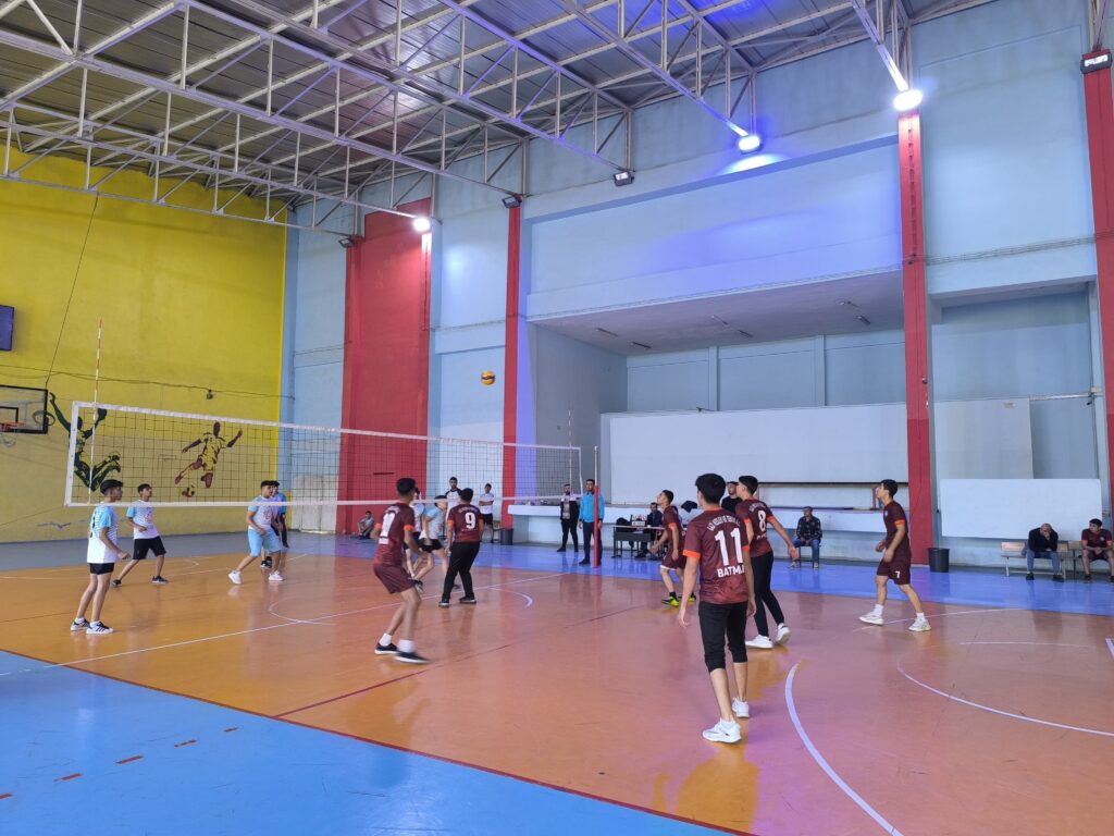 VOLEYBOLDA GENÇ ERKEKLER HEYECAN BAŞLADI