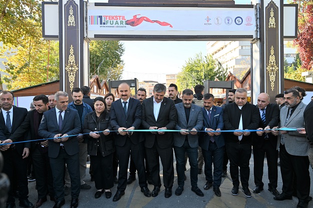 BATMAN 1. TEKSTİL ZÜCACİYE VE AYAKKABI FUARI ZİYARETÇİLERE KAPILARINI AÇTI