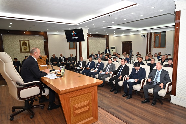 VALİ CANALP, MAHALLE MUHTARLARIYLA BİRARAYA GELDİ
