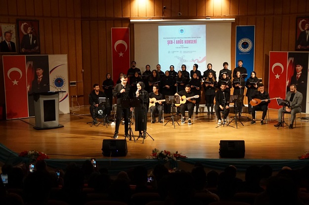 ÜNİVERSİTEDE ŞEB-İ ARUS PROGRAMI VE İLAHİ KONSERİ