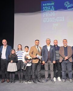 3 GÜNDE 66 FİLM İZLETTİLER!