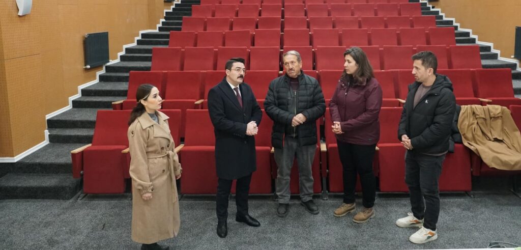 Beşiri’nin modern kütüphanesinde inceleme…