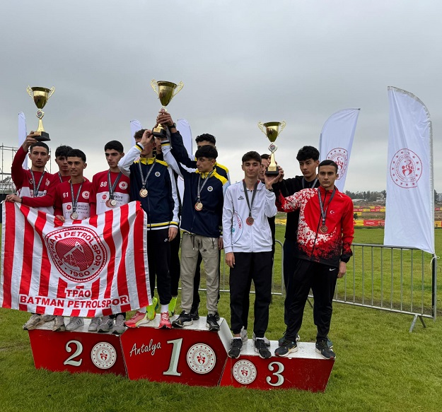 Petrolspor Atletizm takimi Türkiye 2. oldu