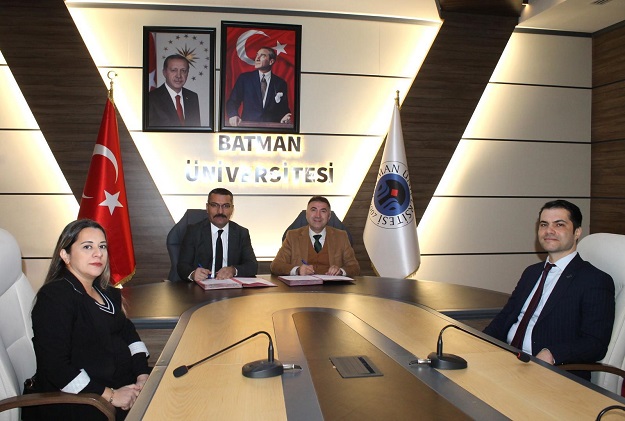 ÜNİVERSİTE İLE BAŞSAVCILIĞI ARASINDA İŞ BİRLİĞİ PROTOKOLÜ İMZALANDI