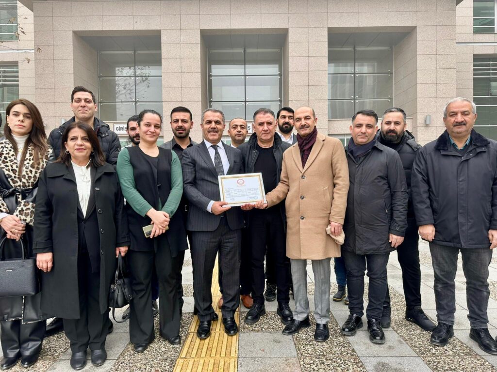 Şansi, mazbatasını aldı