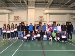 YUNUS EMRE’NİN KIZLARI DART ŞAMPİYONU