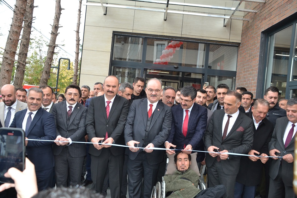 “Medeniyet yürüyüşündeyiz”