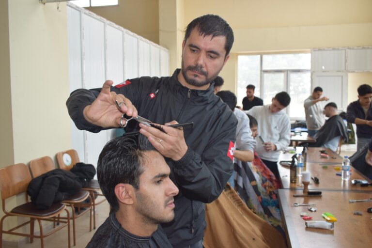 200 ÖĞRENCİ TIRAŞ EDİLDİ