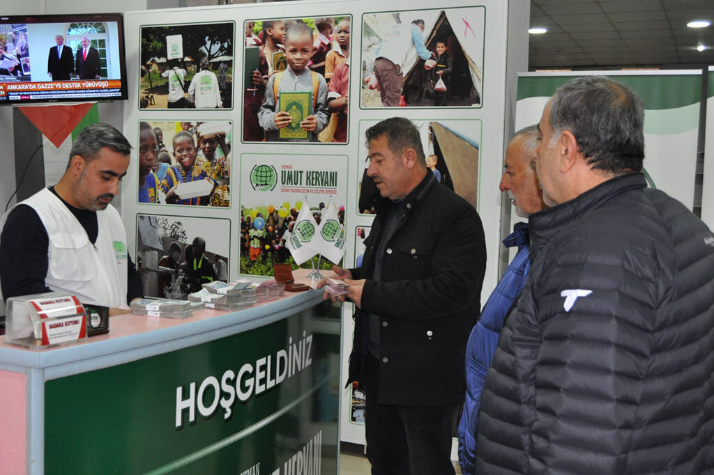 Umre paralarını Gazze’ye bağışladılar