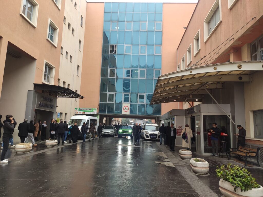 KOZLUK YOLUNDA FECİ KAZA: 1 ÖLÜ, 3 YARALI