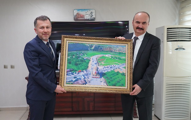 Vali Canalp,  DSİ Ilısu 16.Bölge Müdürü Aksoy’u kabul etti