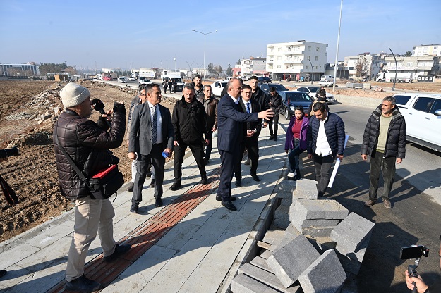 Vali Canalp, ‘Özgürlük Bulvarı’nda İncelemelerde Bulundu