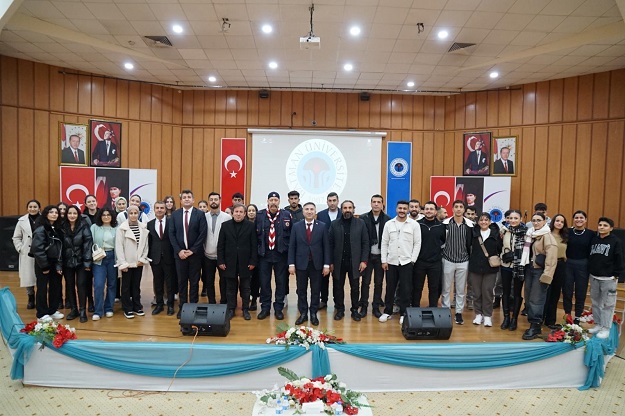BATMAN ÜNİVERSİTESİNDE İZCİLİK KONFERANSI DÜZENLENDİ