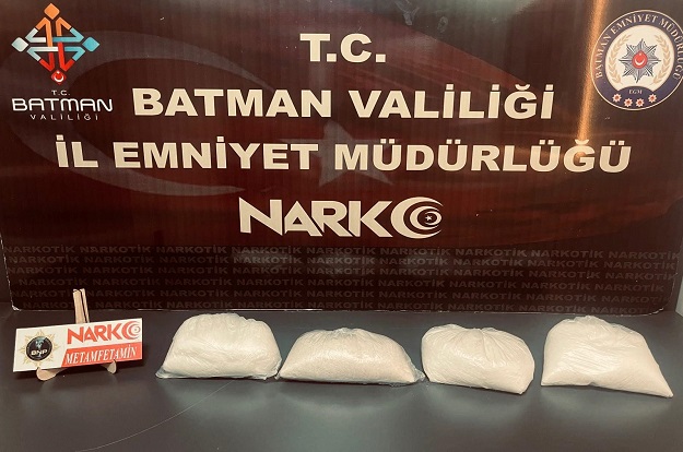 4 KİLO 50 GRAM METAMFETAMİN YAKALANDI