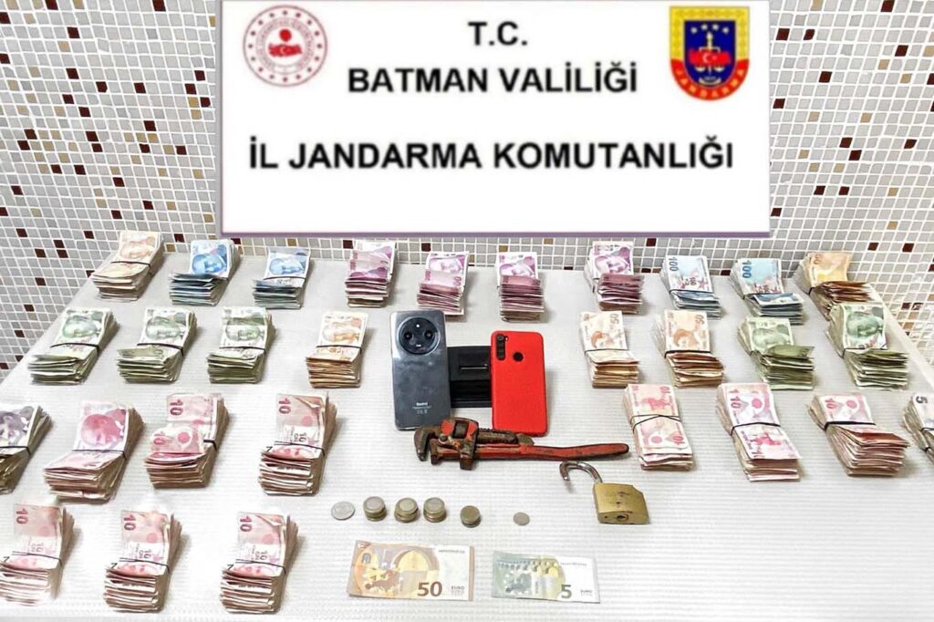 Batman’da Türbeden Hırsızlık: 4 Kişi Yakalandı