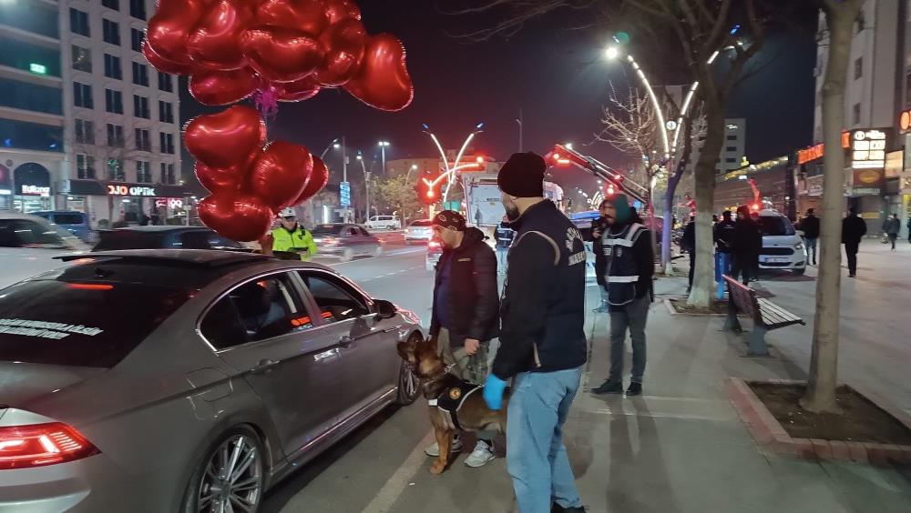 Emniyet 4 bin 576 Kişiyi Sorguladı