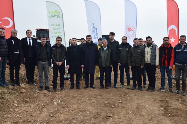 NASIROĞLU, ÜNİVERSİTEDE FİDAN DİKTİ