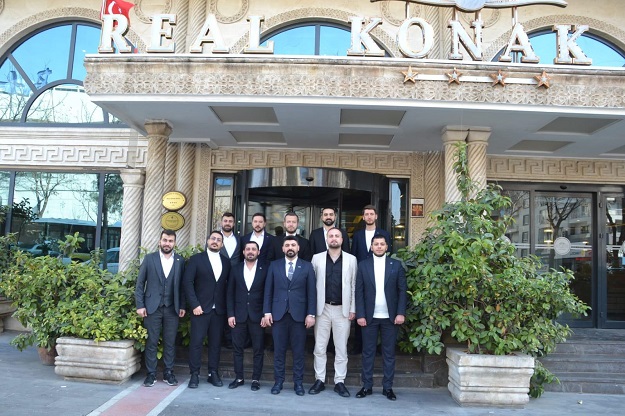GENÇ ASKON KABUĞUNA SIĞMIYOR