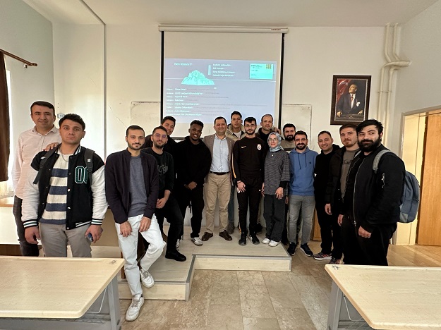 “SEKTÖR KAMPÜSTE” PROGRAMI BAŞARIYLA TAMAMLANDI