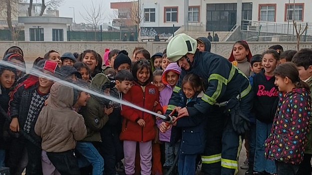 YANGINI KAHKAHAYLA SÖNDÜRDÜLER
