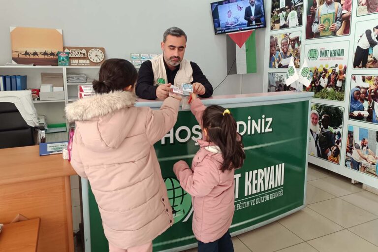 Çocuklardan Gazze’ye anlamlı bağış