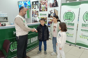 Burs ve harçlıklarını Gazze için bağışladılar