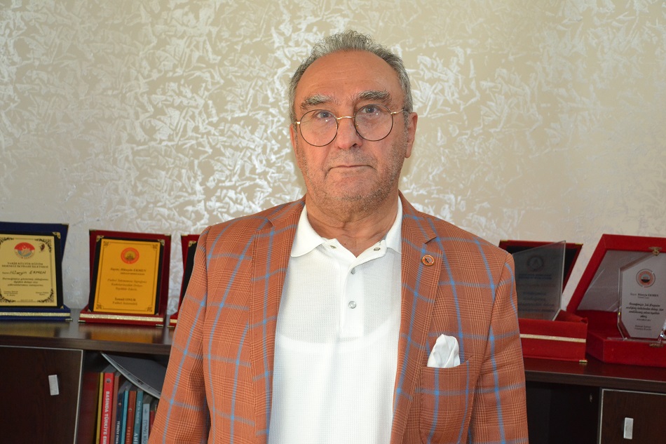 “Dünya barışı için dua etmeliyiz”