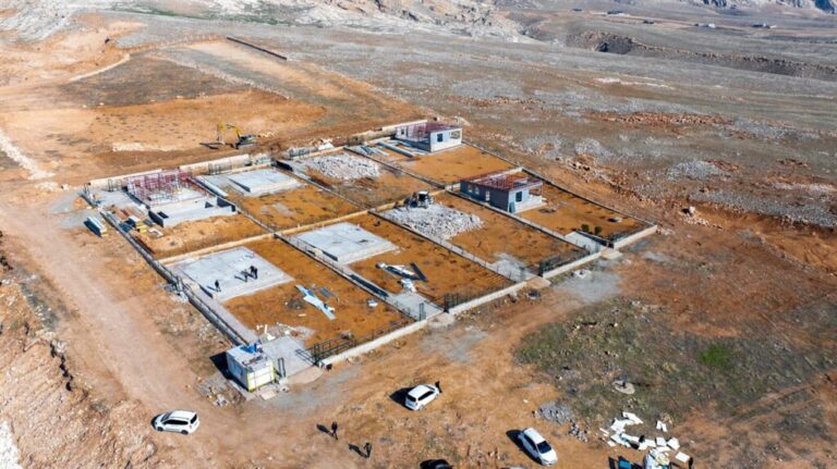 Kaçak İyapılan villalar yıkıldı