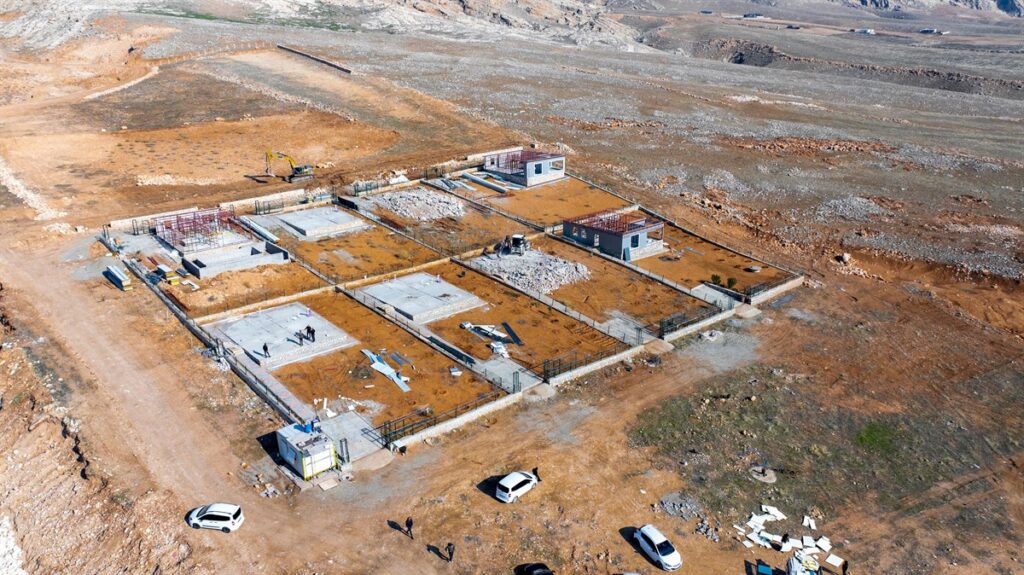 Kaçak İyapılan villalar yıkıldı