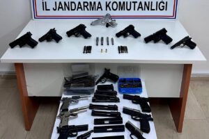 Kaçak silahlar ele geçirildi