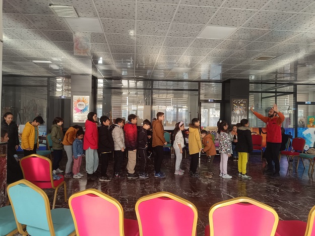 ÖĞRENCİLER VELİLERLE TASARIM ETKİNLİĞİNDE BULUŞTU