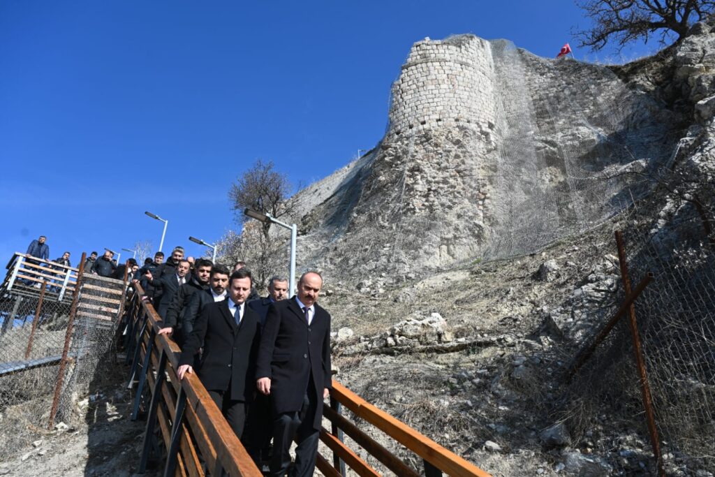 “Tarihi kale turizmin noktası olacak”