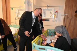 VALİ EKREM CANALP SABAHA KADAR SAHADAYDI