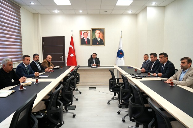 Rektör Demir, Üniversitenin Daire Başkanları ile Toplantı Yaptı