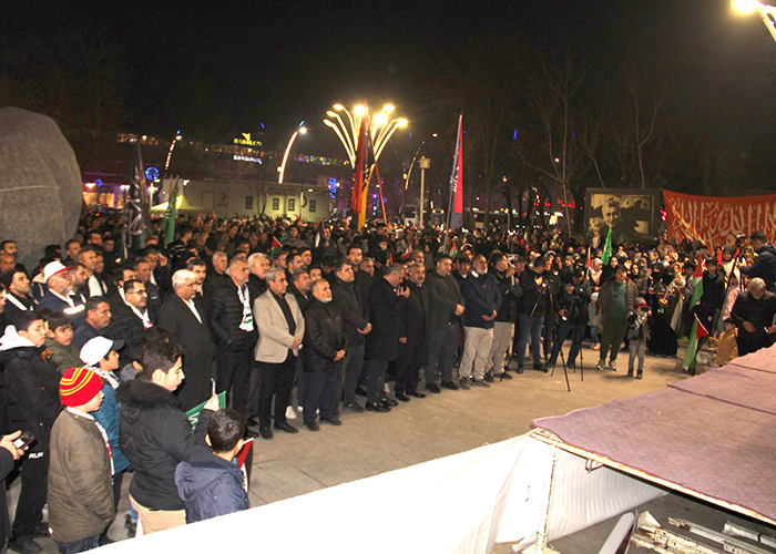 Binlerce Kişi Gazze Zaferini Kutladı