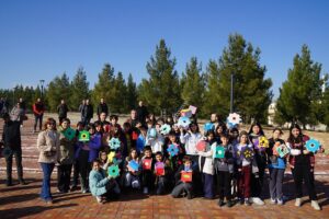 ORTAOKUL ÖĞRENCİLERİNDEN EL EMEĞİ GÖZ NURU KUŞ YUVALARI