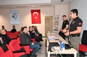 Emniyet Personellerine Güvenlik Eğitimi