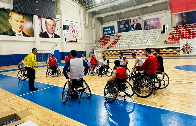 Engelliler, idmanda…