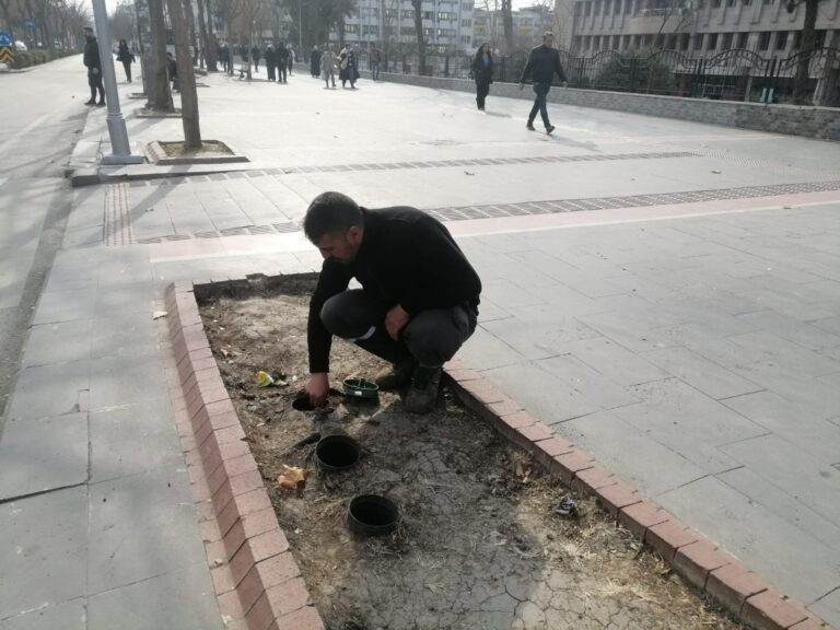 221 Parkta onarım çalışması