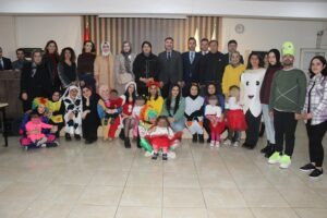 ÜNİVERSİTE ÖĞRENCİLERİNDEN CEZAEVİNDE KALAN ÇOCUKLARA ANLAMLI ETKİNLİK