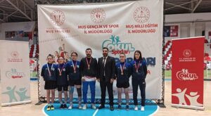 YAHYA KEMAL BADMİNTON’DA TÜRKİYE FİNALİNDE