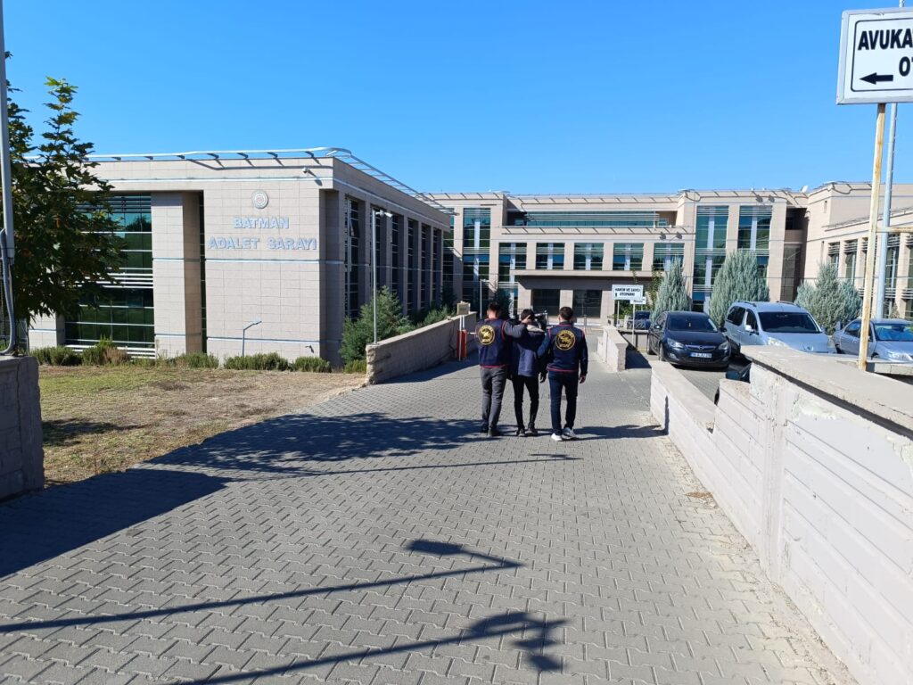 Aranan şahıs yakalandı