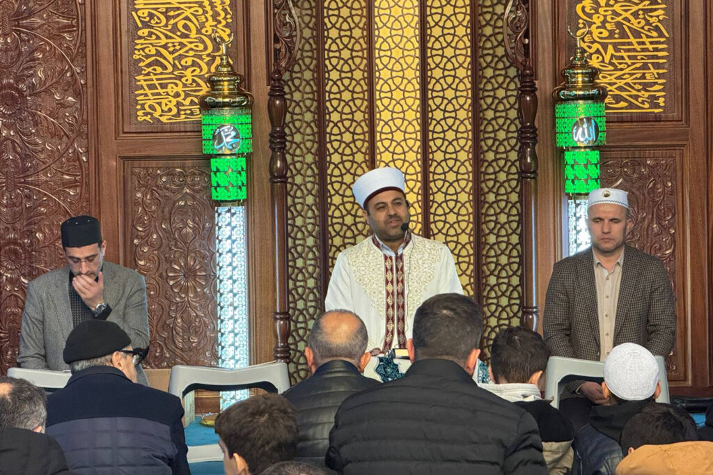 Beraat Kandili dualarla idrak edildi