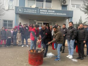 KOZLUK’LU GENÇLER YANGIN TATBİKATINDAYDI