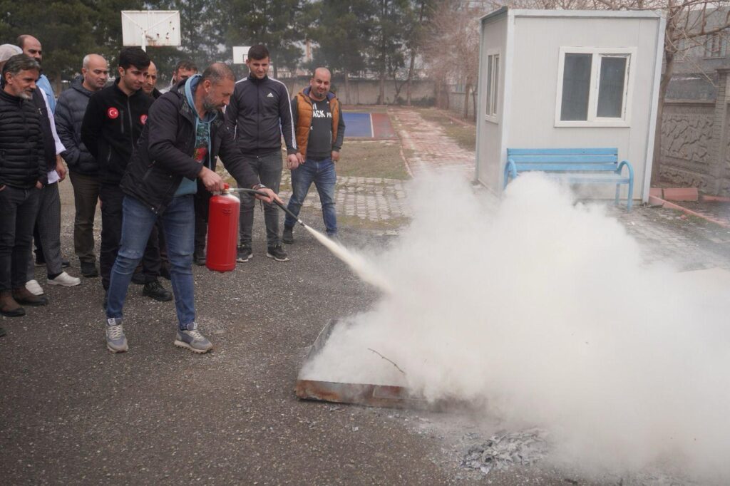 Öğrenci yurtlarında yangın eğitimi