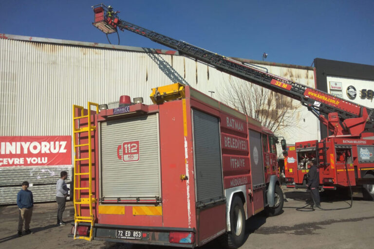 Profil fabrikasında korkutan yangın