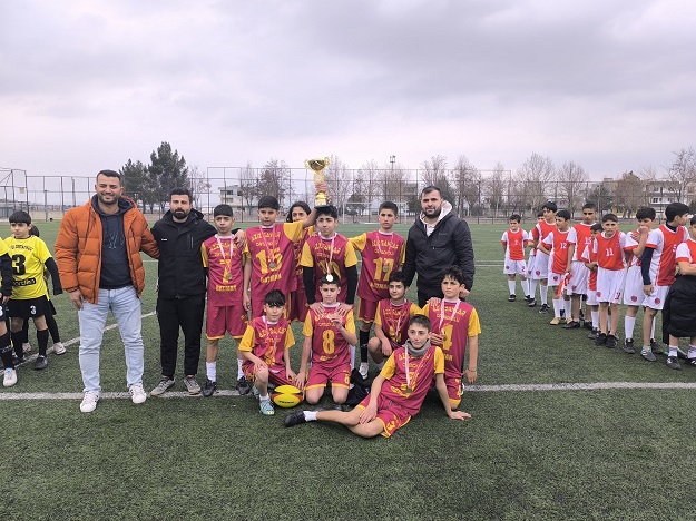 RAGBİ’NİN HEM KÜÇÜKLERİ HEM YILDIZLARI BELİ OLDU