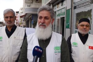 Yeni aldığı aracını Gazze’ye bağışladı