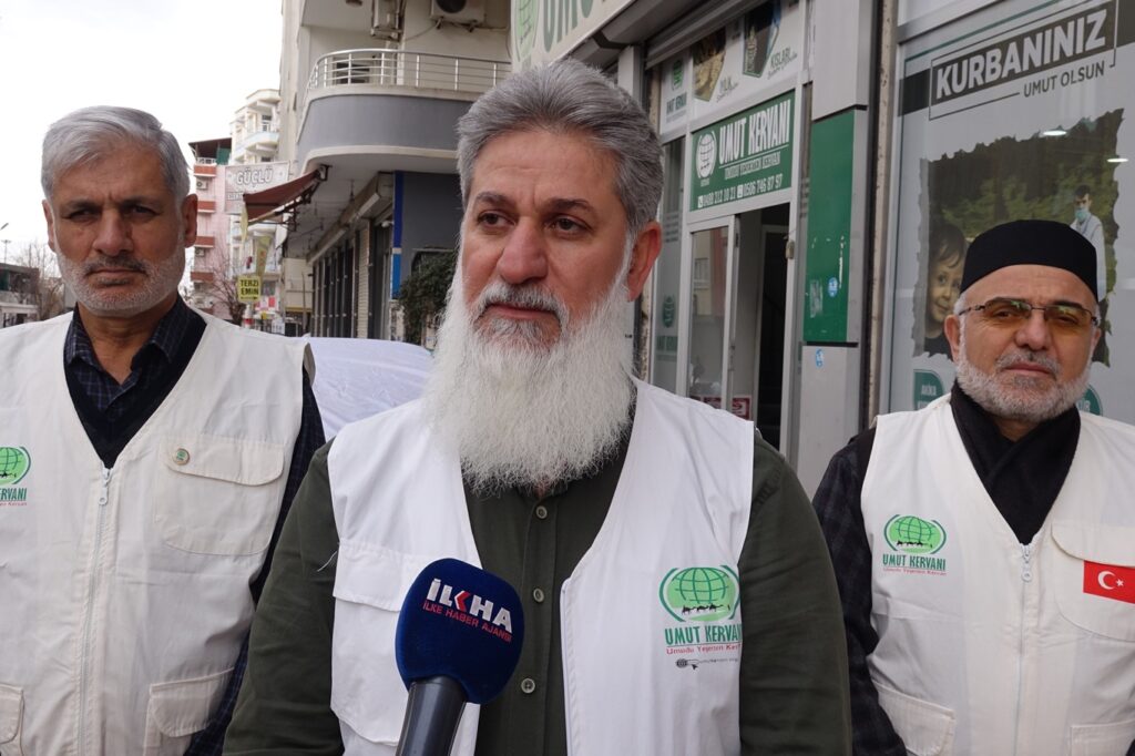 Yeni aldığı aracını Gazze’ye bağışladı