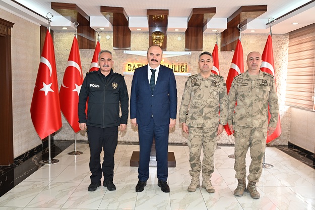 Tümgeneral Bulut’tan Vali Canalp’a Ziyaret